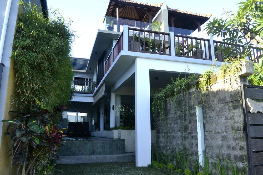 Grace And Milena Guesthouse กูตา ภายนอก รูปภาพ