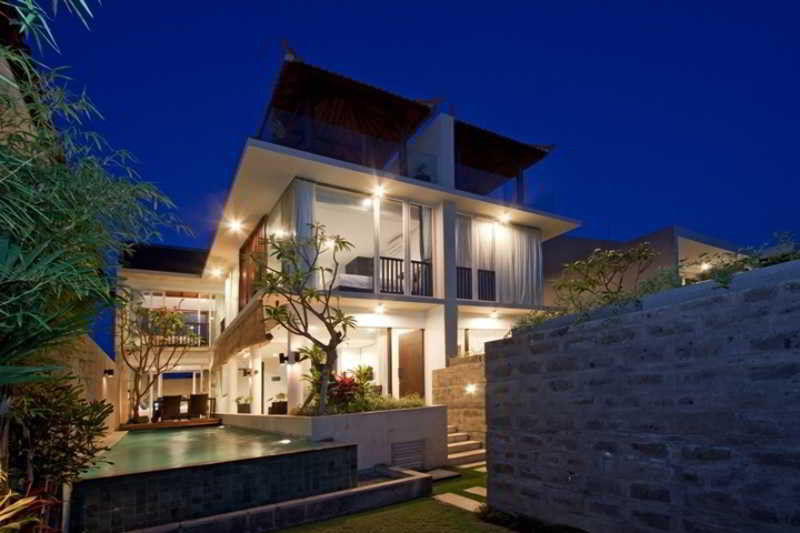 Grace And Milena Guesthouse กูตา ภายนอก รูปภาพ