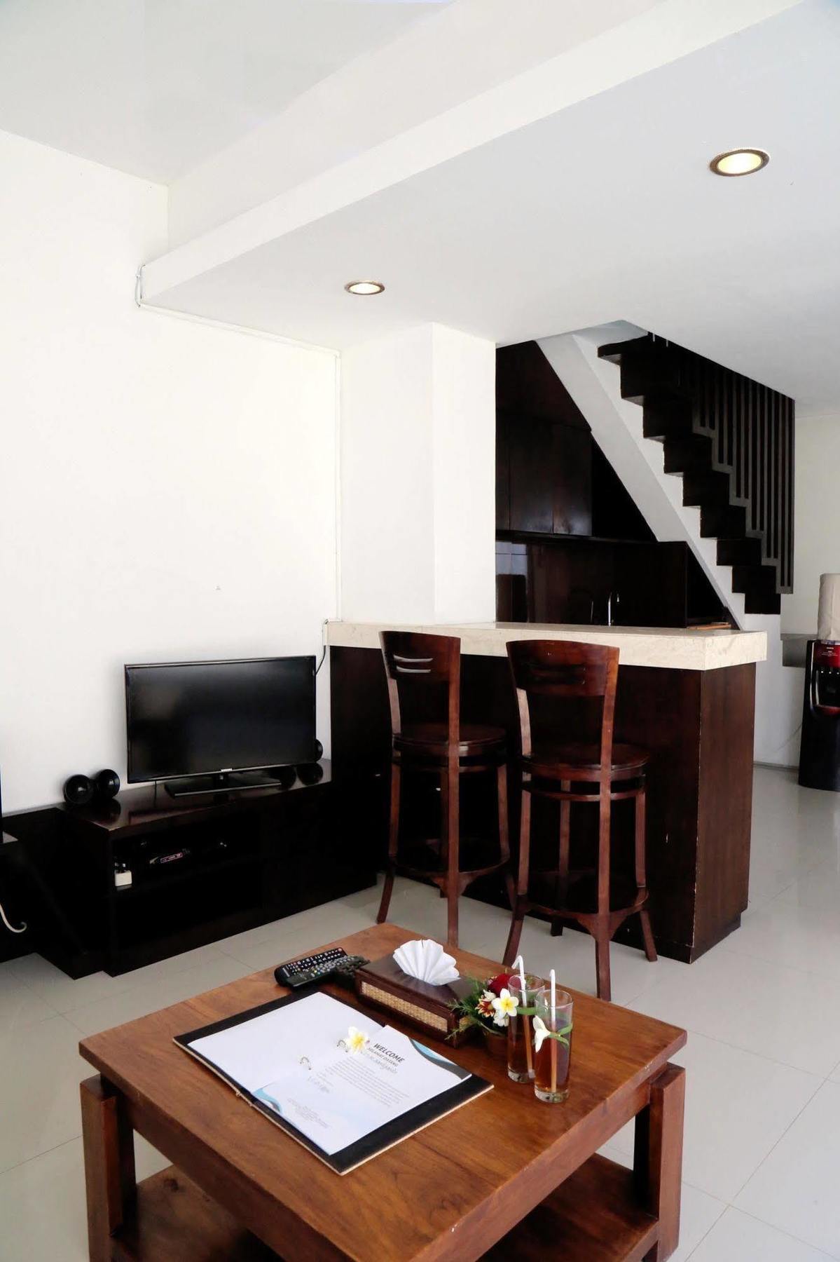 Grace And Milena Guesthouse กูตา ภายนอก รูปภาพ