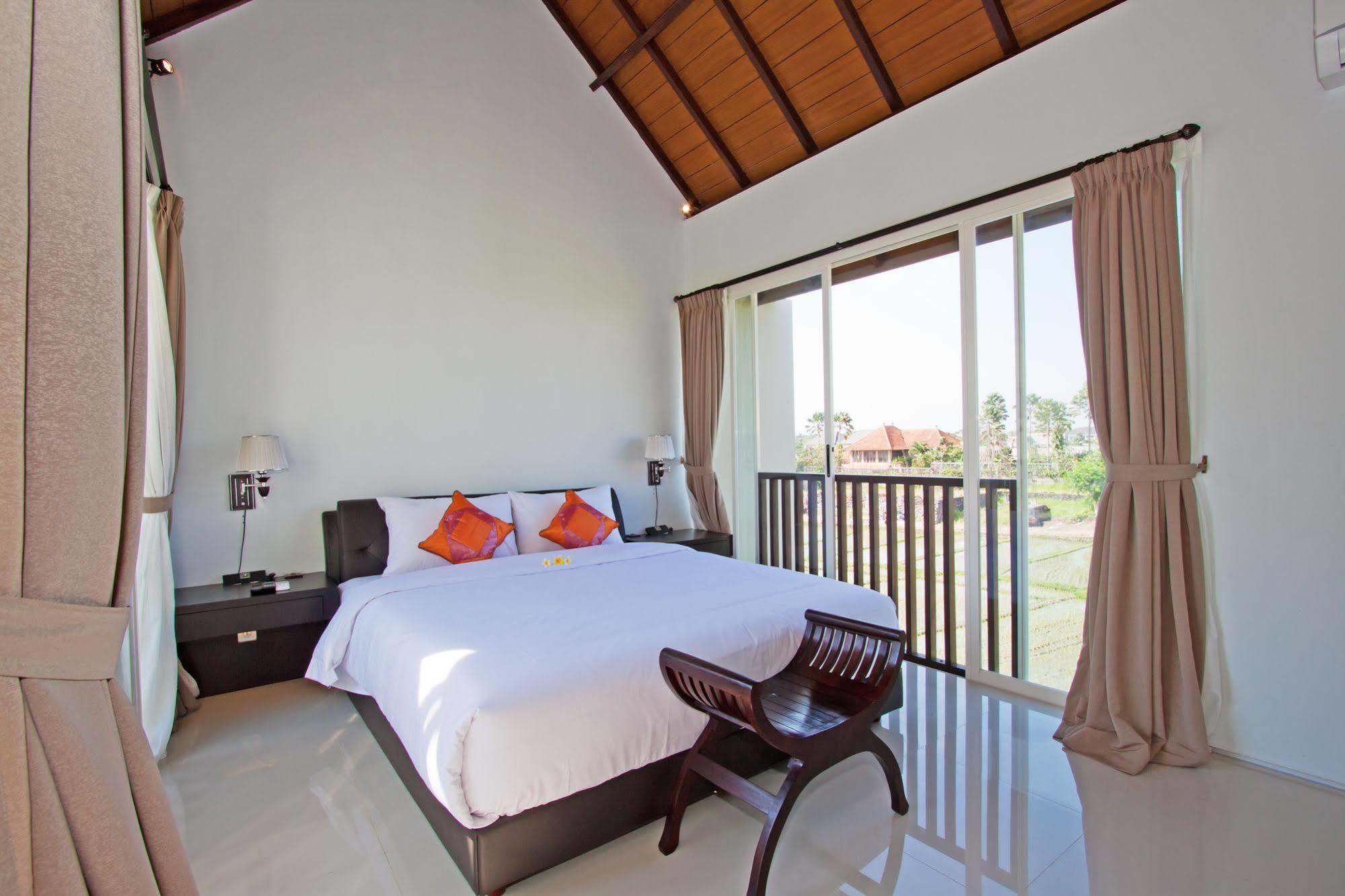 Grace And Milena Guesthouse กูตา ภายนอก รูปภาพ