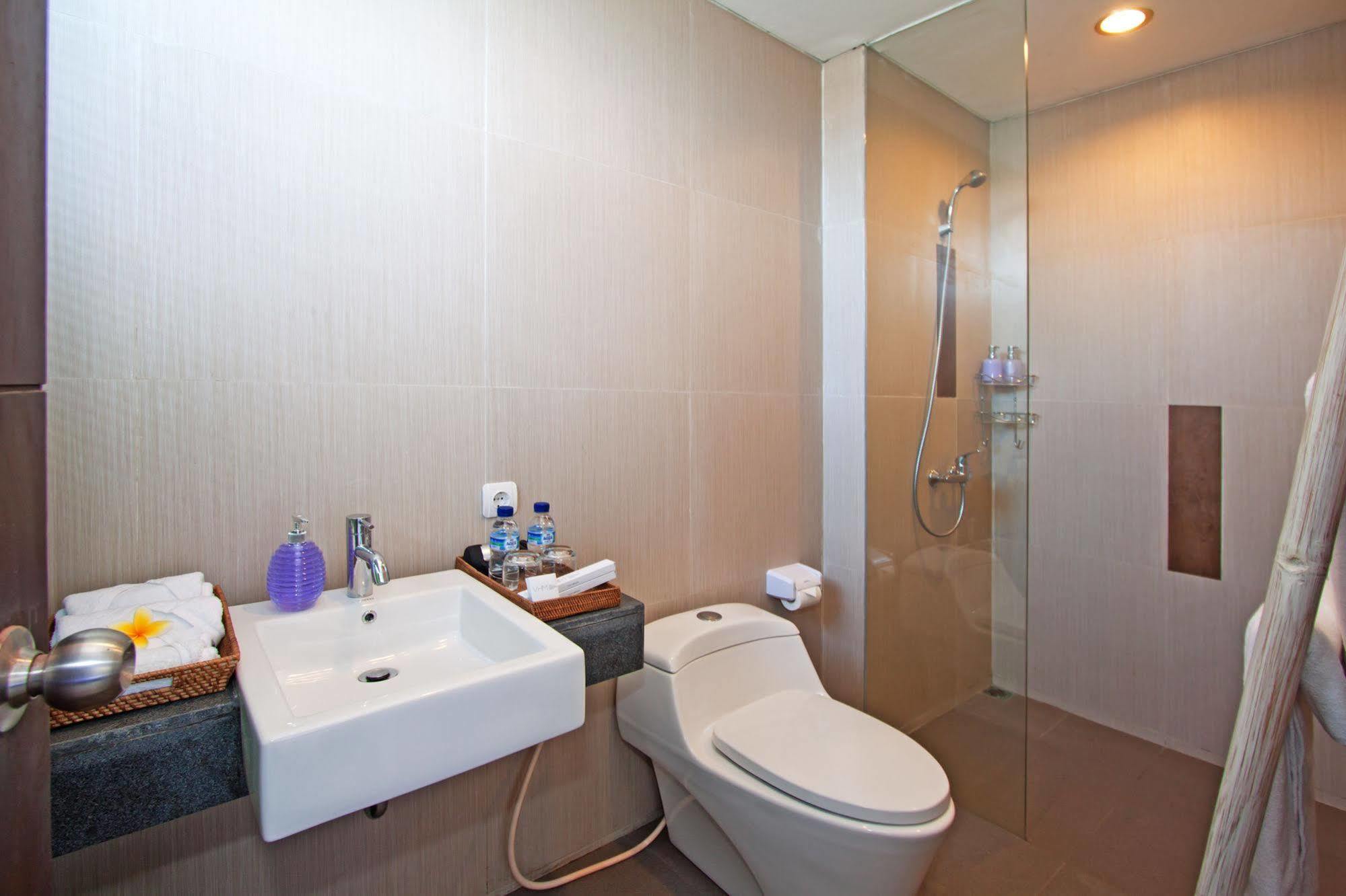 Grace And Milena Guesthouse กูตา ภายนอก รูปภาพ