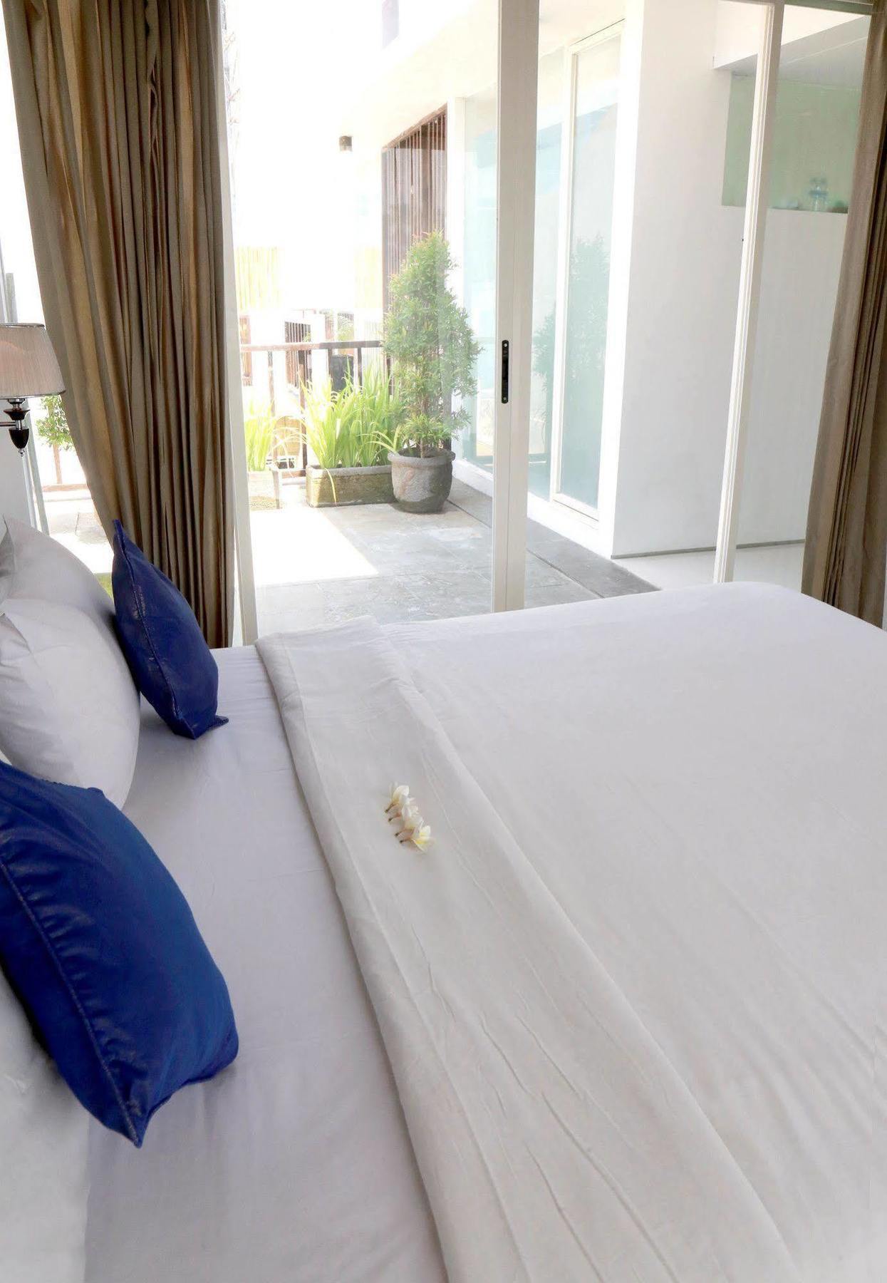 Grace And Milena Guesthouse กูตา ภายนอก รูปภาพ