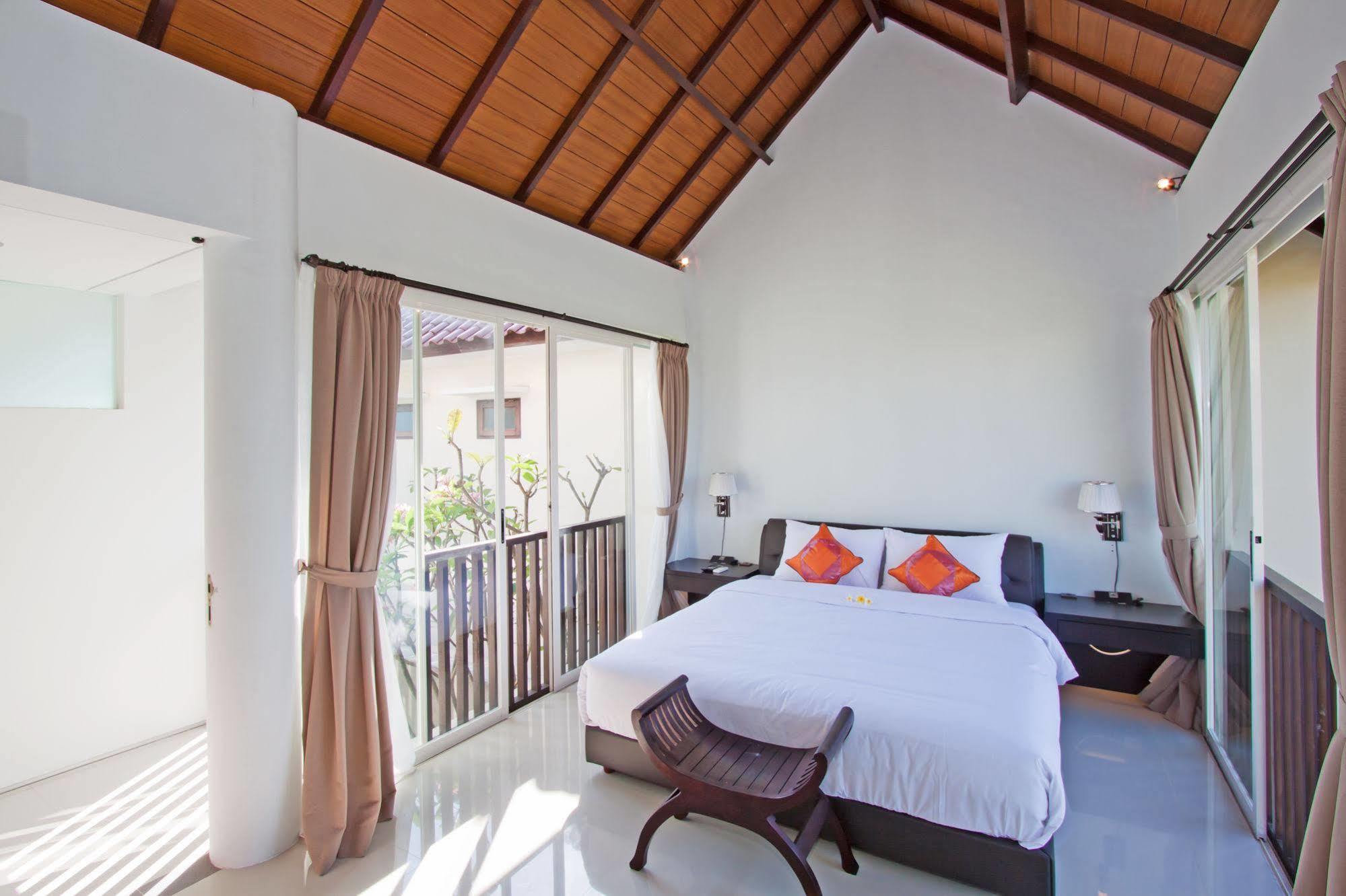 Grace And Milena Guesthouse กูตา ภายนอก รูปภาพ