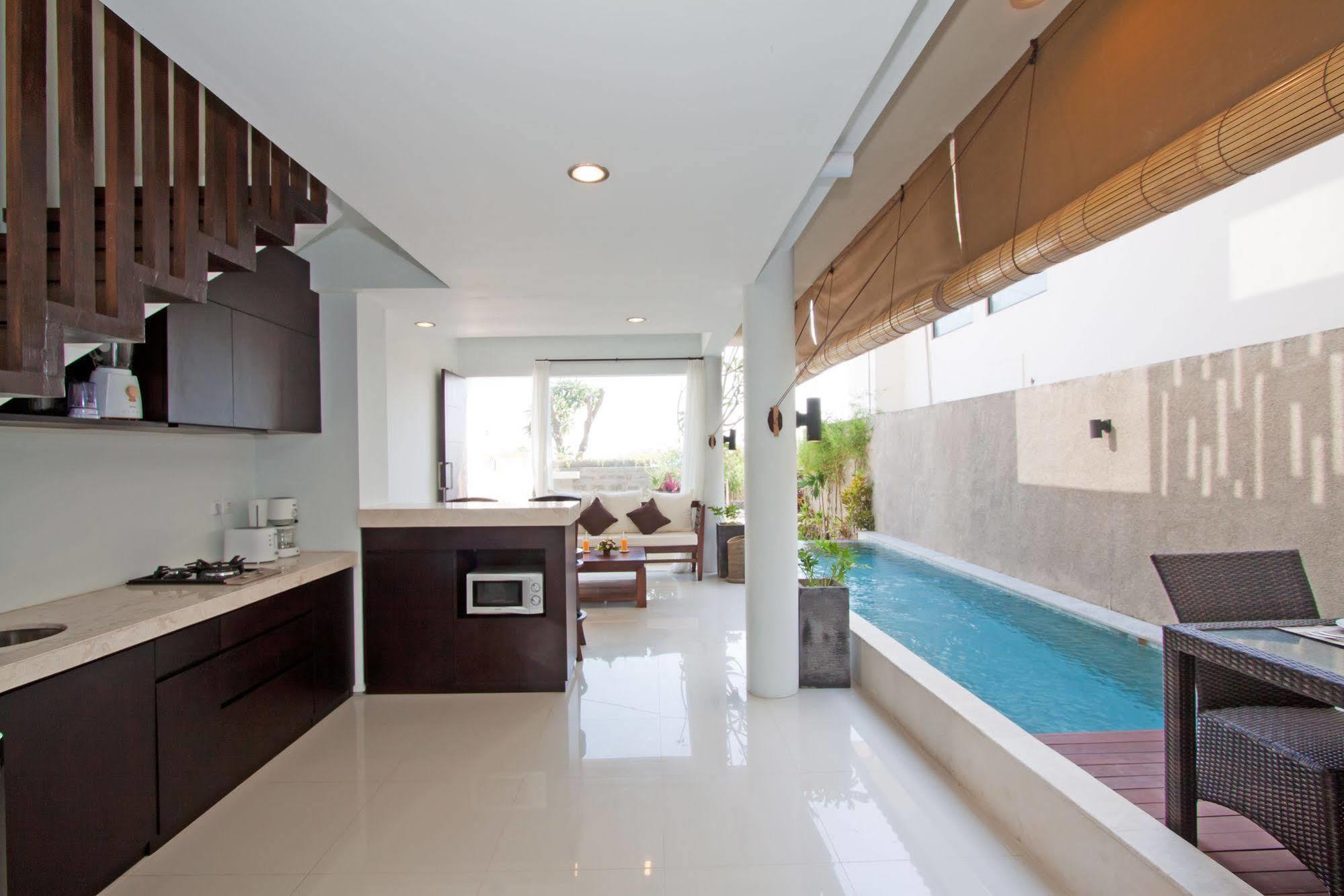 Grace And Milena Guesthouse กูตา ภายนอก รูปภาพ