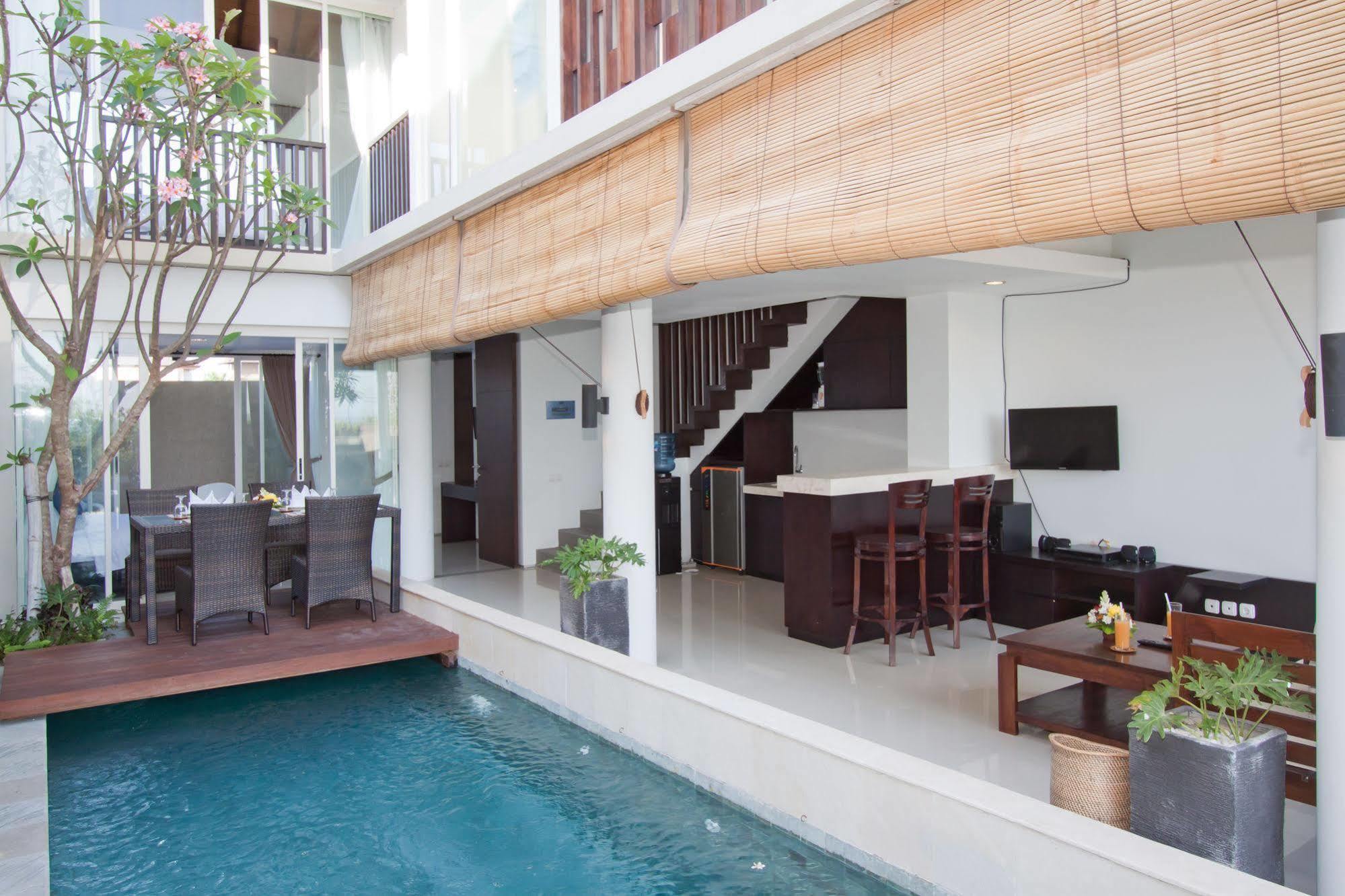 Grace And Milena Guesthouse กูตา ภายนอก รูปภาพ