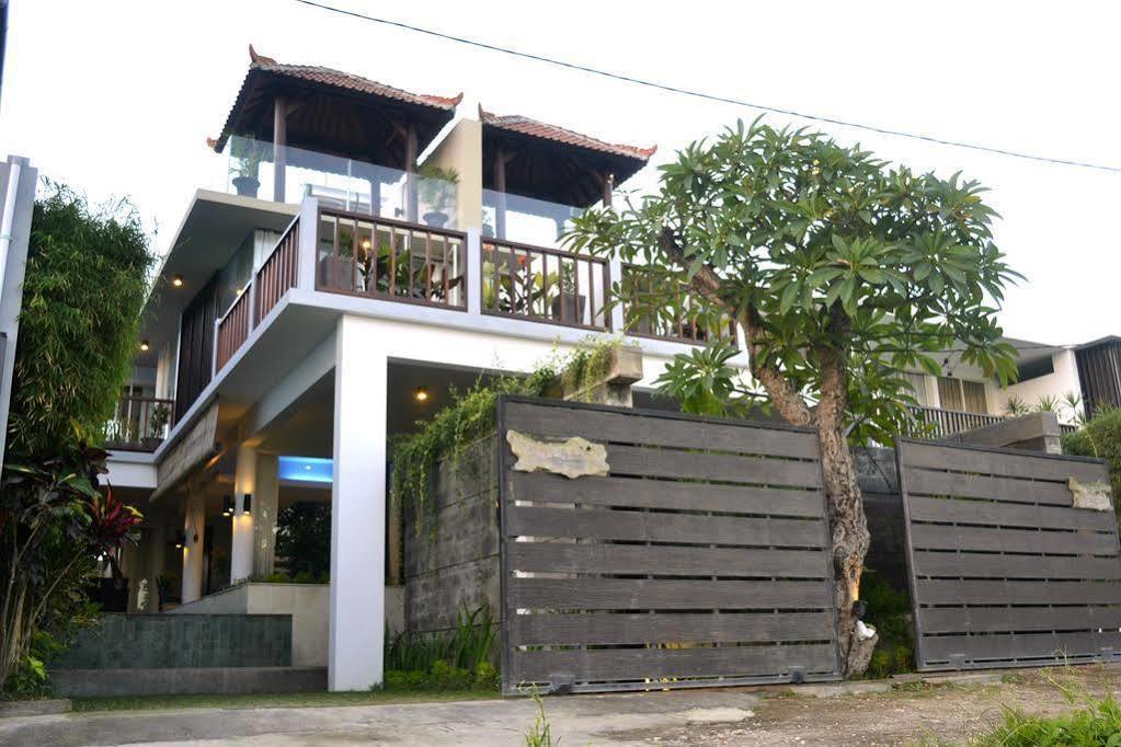 Grace And Milena Guesthouse กูตา ภายนอก รูปภาพ